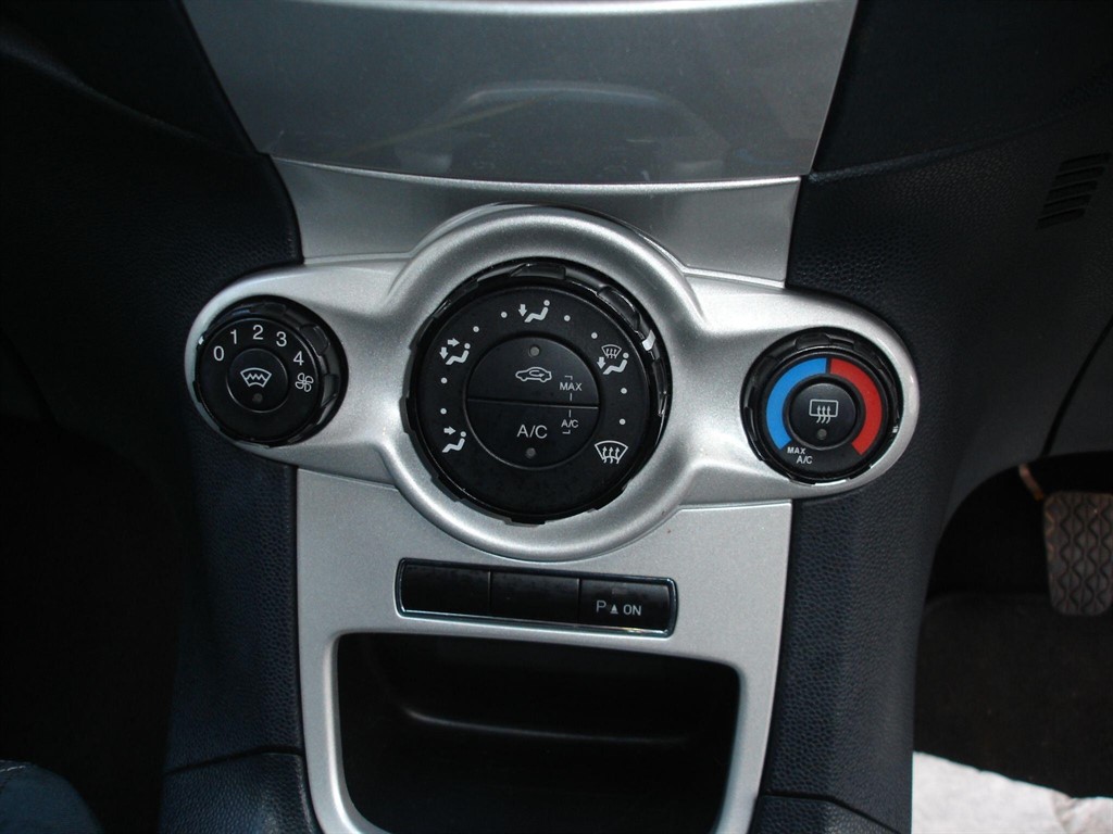 Used Ford Fiesta 2011 for sale - 77830615: Photo 19