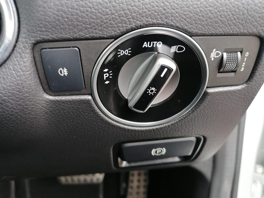 Used Mercedes-Benz SLC 2019 for sale - 77830617: Photo 12