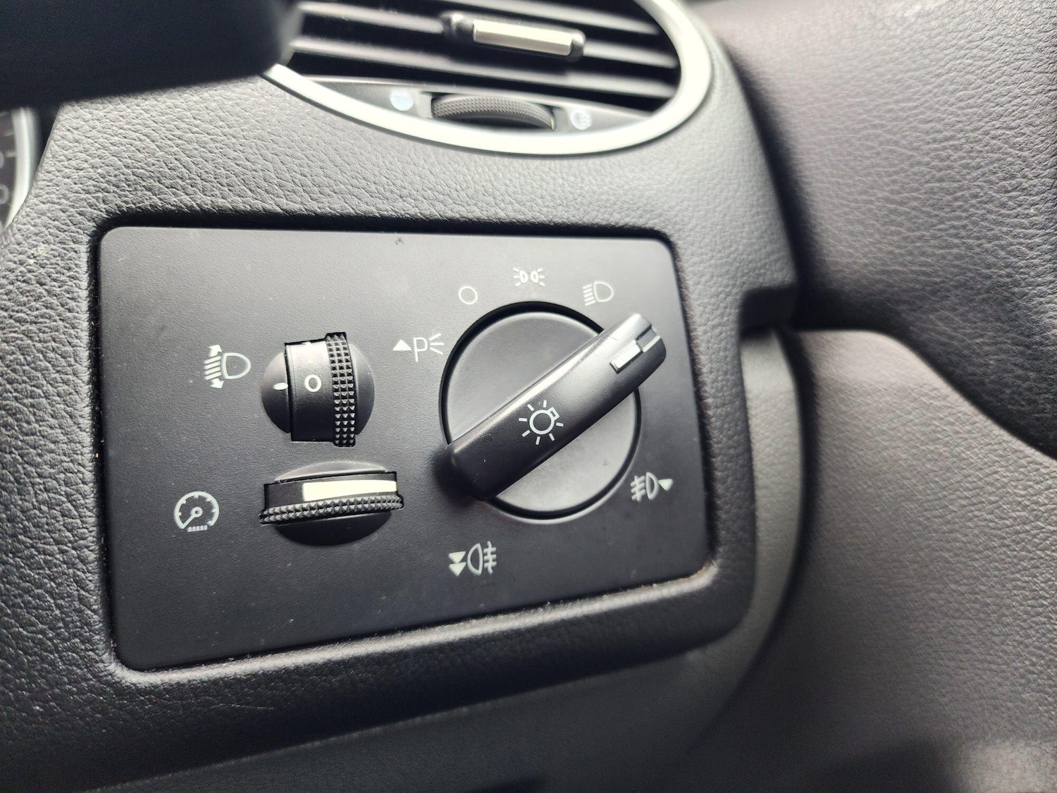 Used Ford Focus 2010 for sale - 78100758: Photo 16