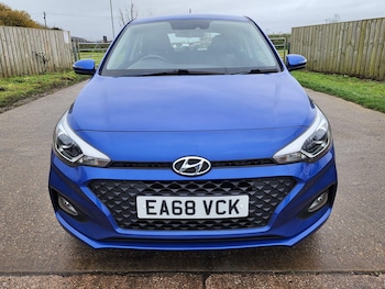 Used Hyundai i20 2018 for sale - 76728077: Photo