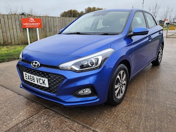 Used Hyundai i20 2018 for sale - 76728077: Photo