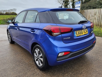 Used Hyundai i20 2018 for sale - 76728077: Photo