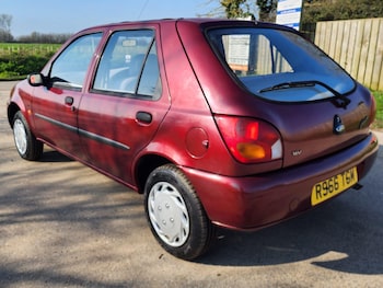 Used Ford Fiesta 1998 for sale - 77738397: Photo