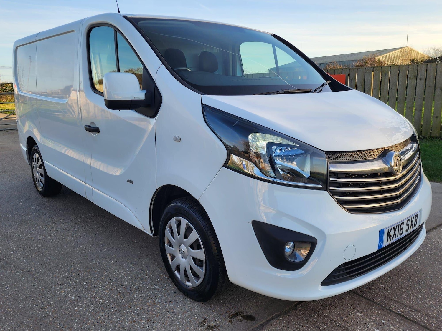 Used Vauxhall Vivaro 2016 for sale - 77066994: Photo 3