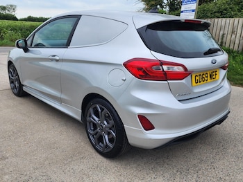 Used Ford Fiesta 2020 for sale - 78504200: Photo
