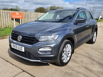 Used Volkswagen T-Roc 2019 for sale - 78100572: Photo