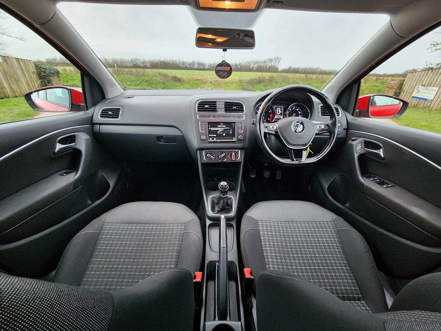 Used Volkswagen Polo 2016 for sale - 77130894: Photo 11
