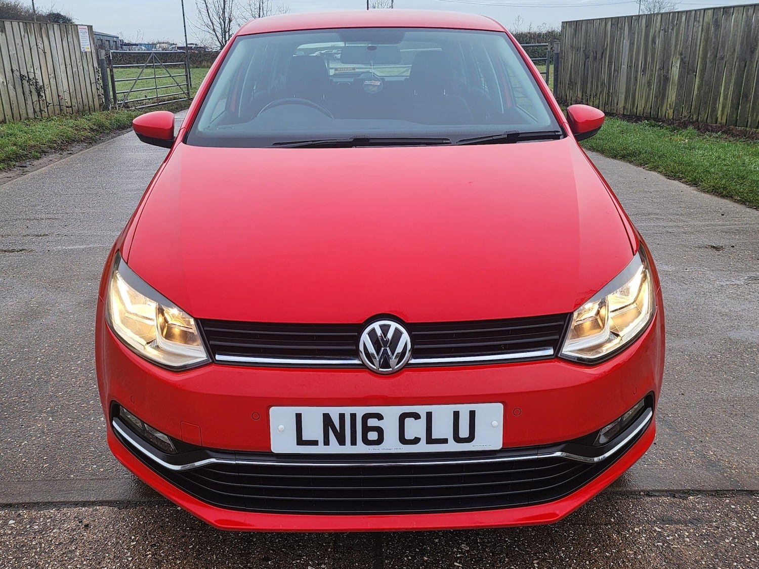 Used Volkswagen Polo 2016 for sale - 77130894: Photo 2