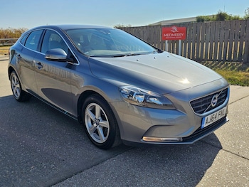 Used Volvo V40 2015 for sale - 79168791: Photo