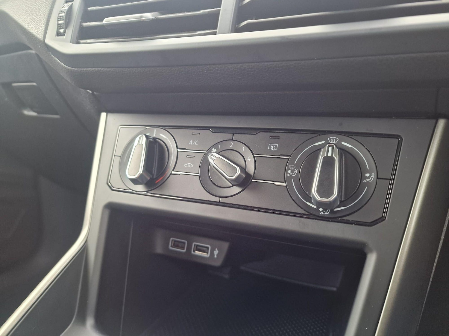 Used Volkswagen Polo 2018 for sale - 76912815: Photo 15