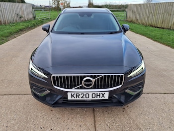 Used Volvo V60 2020 for sale - 76326337: Photo
