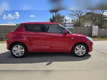 Used Suzuki Swift 2017 for sale - 79564950: Photo