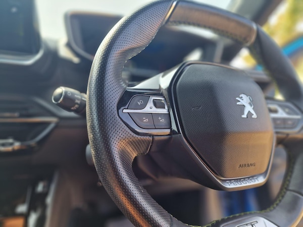 Used Peugeot 208 2020 for sale - 76136448: Photo 14