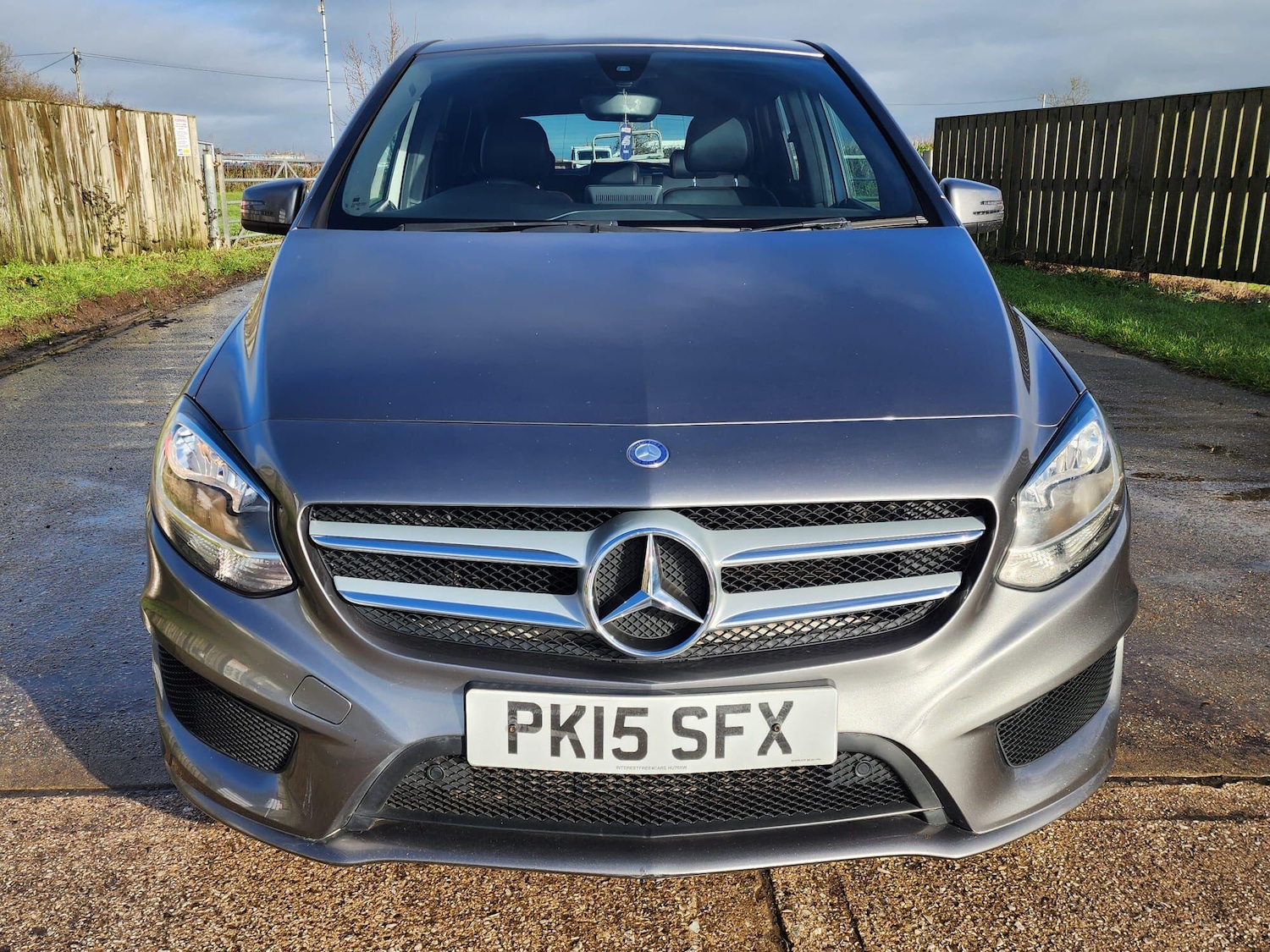 Used Mercedes-Benz B Class 2015 for sale - 77344076: Photo 2