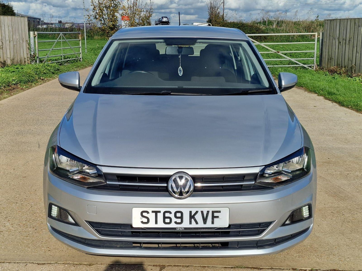 Used Volkswagen Polo 2018 for sale - 76349059: Photo 2