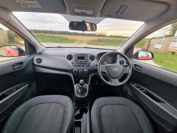 Used Hyundai i10 2019 for sale - 76188403: Photo 10