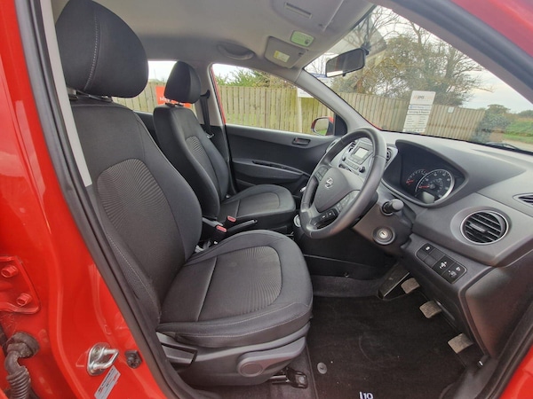 Used Hyundai i10 2019 for sale - 76188403: Photo 11