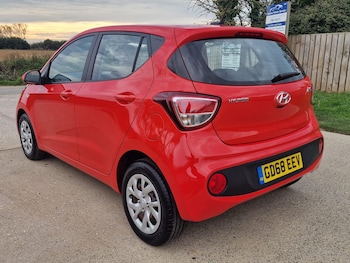 Used Hyundai i10 2019 for sale - 76188403: Photo 4