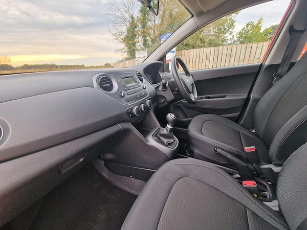 Used Hyundai i10 2019 for sale - 76188403: Photo 9
