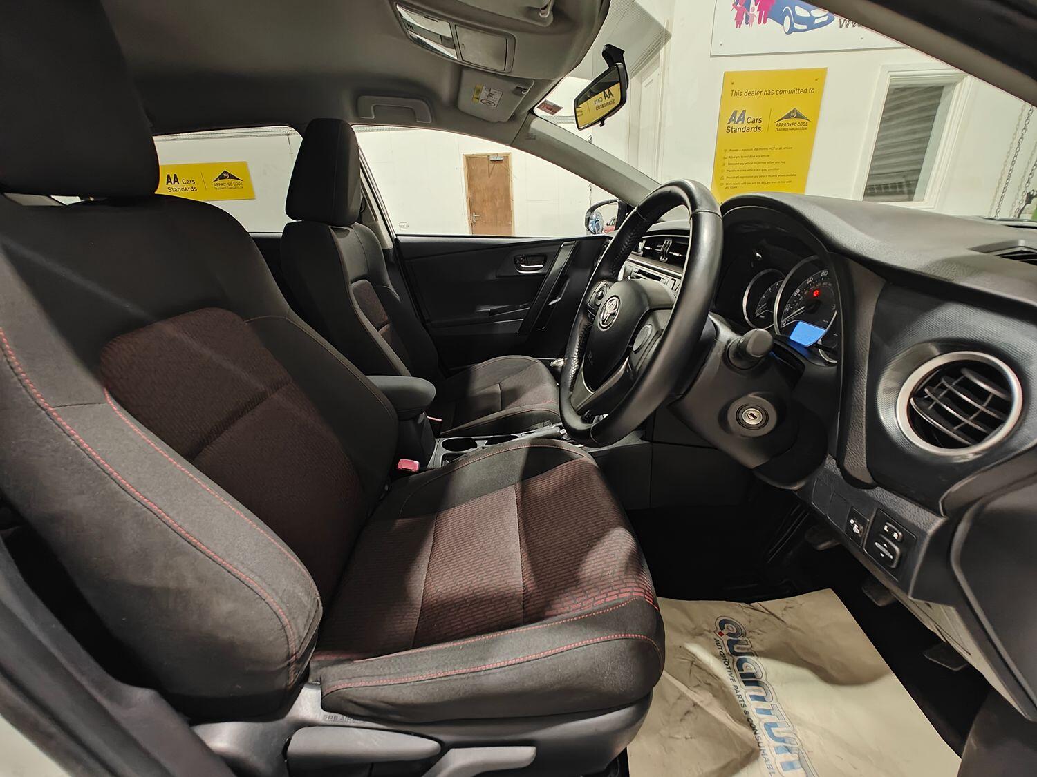 Used Toyota Auris 2013 for sale - 76945616: Photo 31