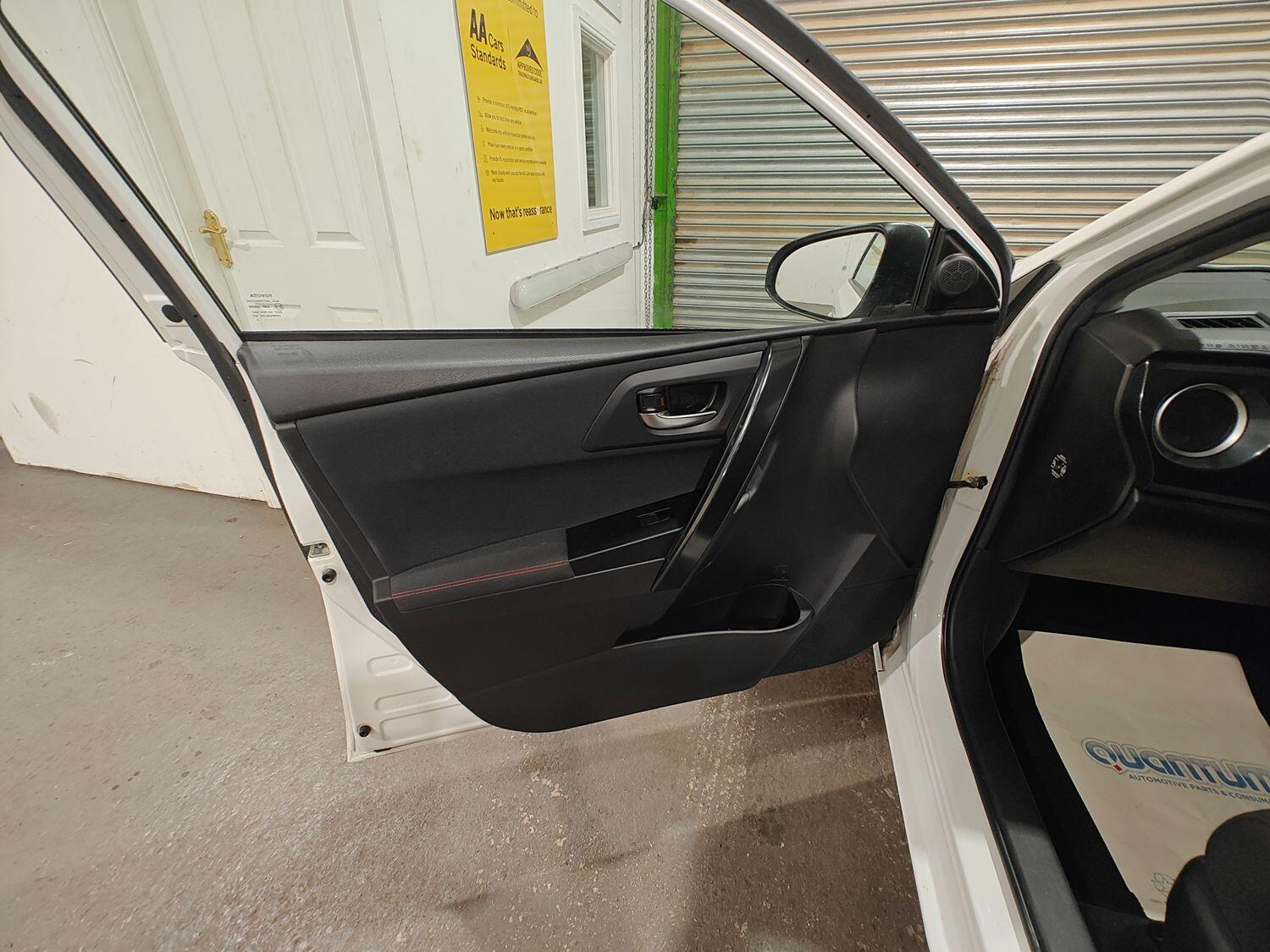 Used Toyota Auris 2013 for sale - 76945616: Photo 48