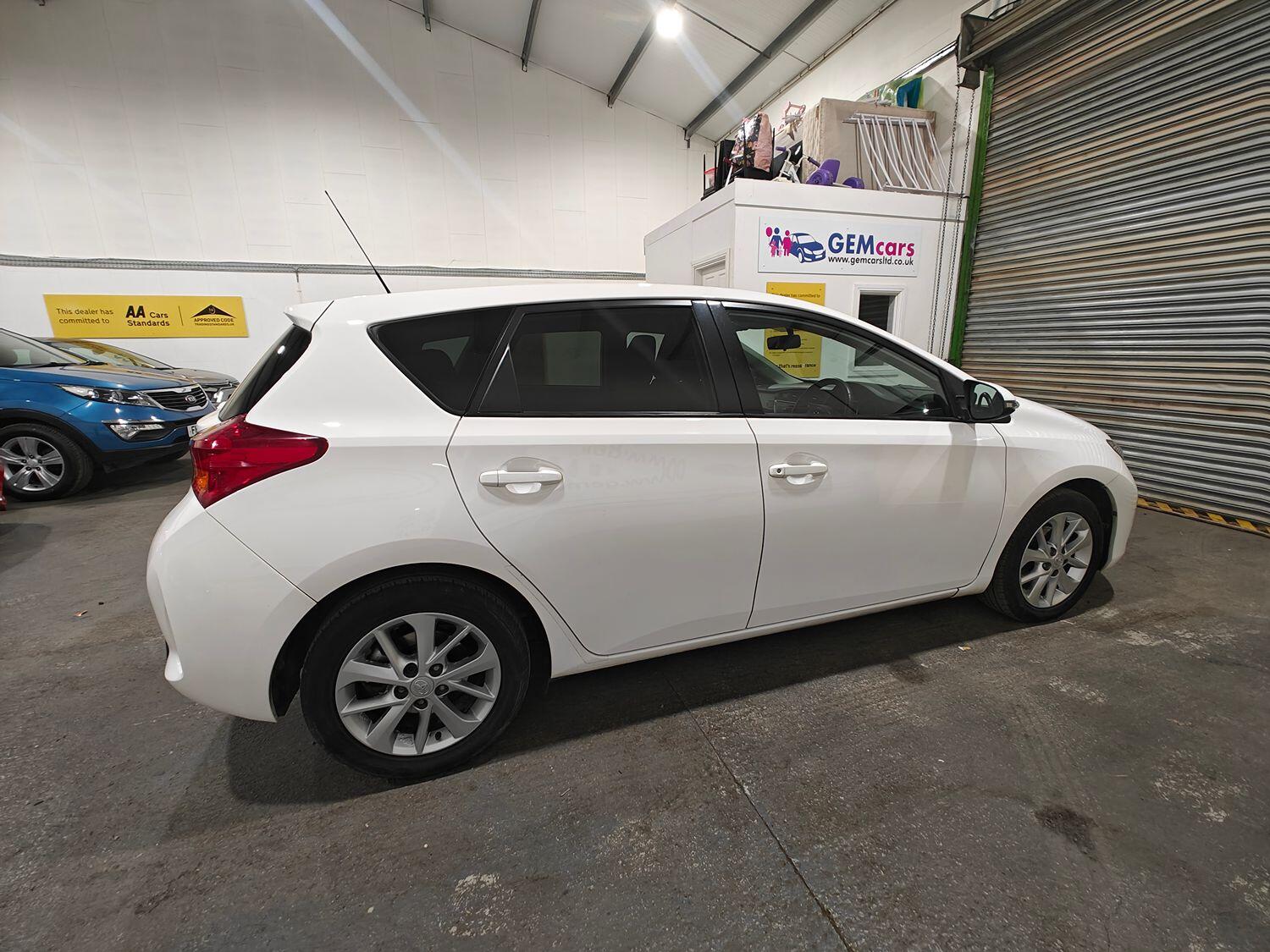 Used Toyota Auris 2013 for sale - 76945616: Photo 9