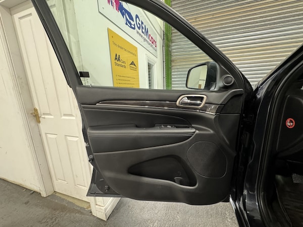 Used Jeep Grand Cherokee 2016 for sale - 76205654: Photo 63