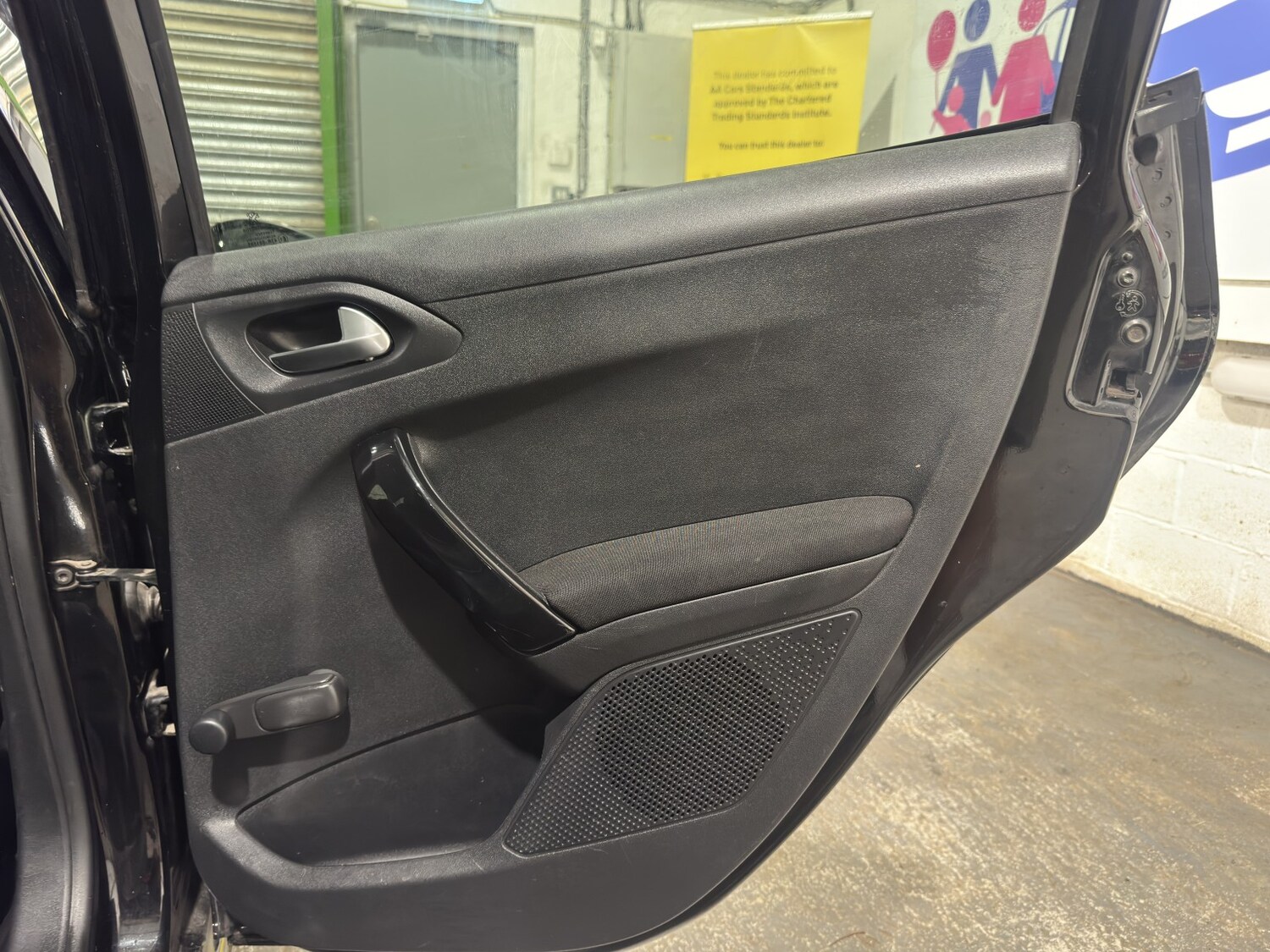 Used Peugeot 208 2015 for sale - 77915748: Photo 27