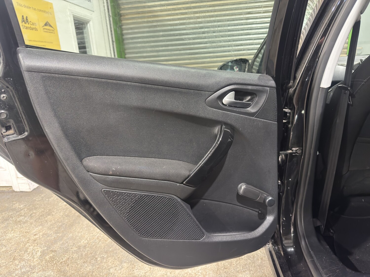 Used Peugeot 208 2015 for sale - 77915748: Photo 31