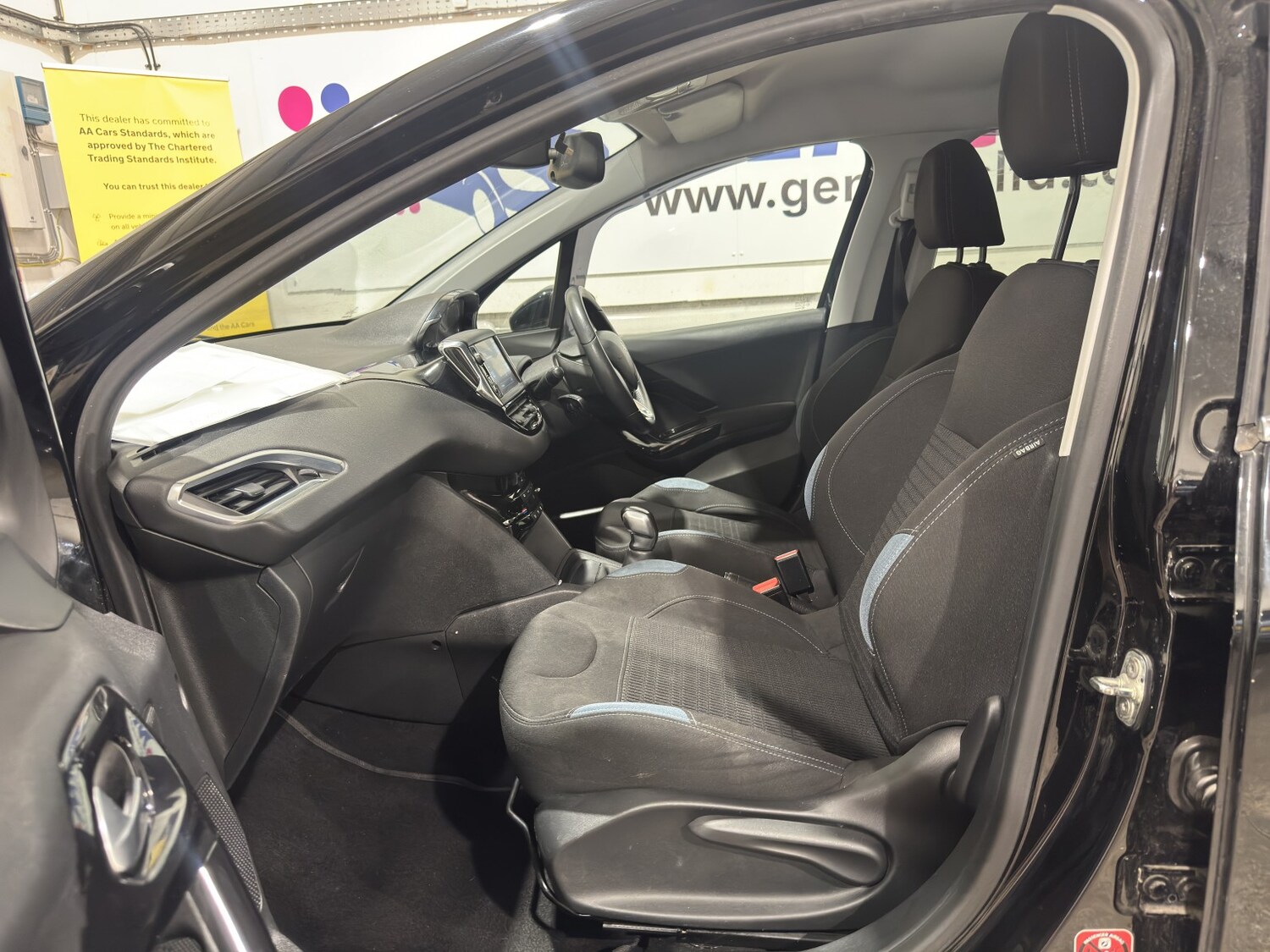 Used Peugeot 208 2015 for sale - 77915748: Photo 36