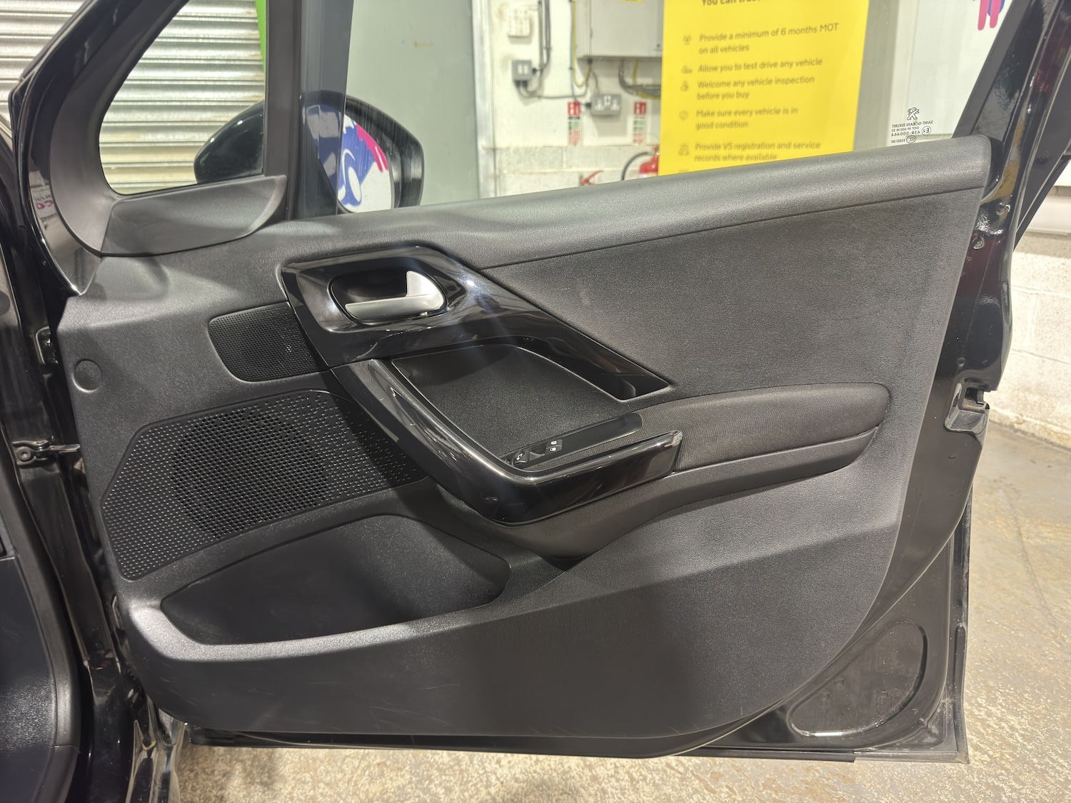 Used Peugeot 208 2015 for sale - 77915748: Photo 8