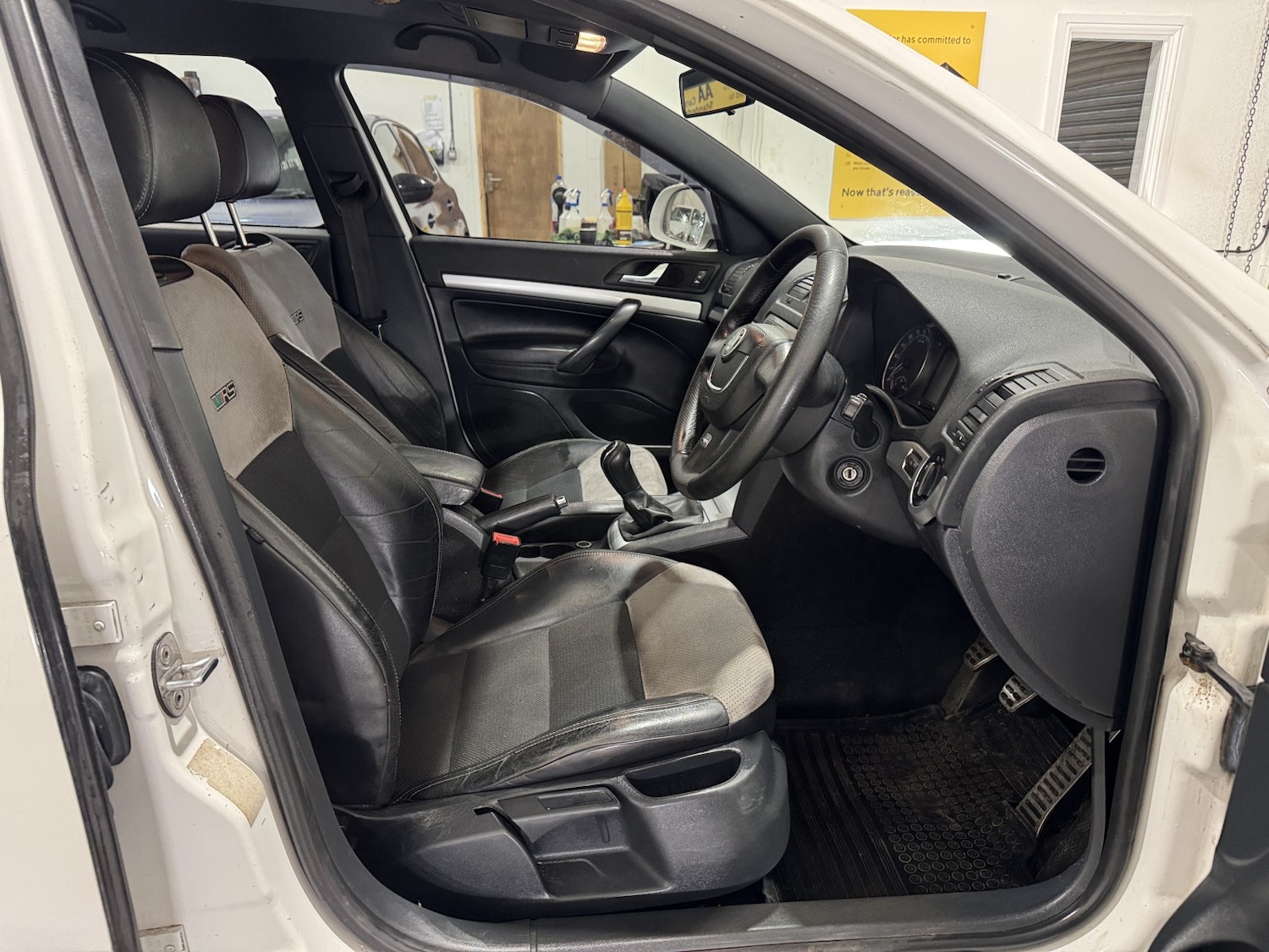 Used Skoda Octavia 2010 for sale - 77953960: Photo 11