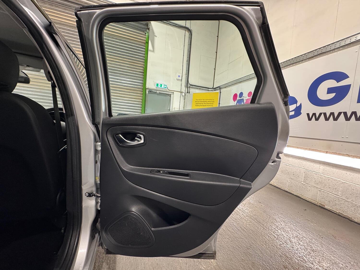 Used Renault Captur 2018 for sale - 78031679: Photo 48