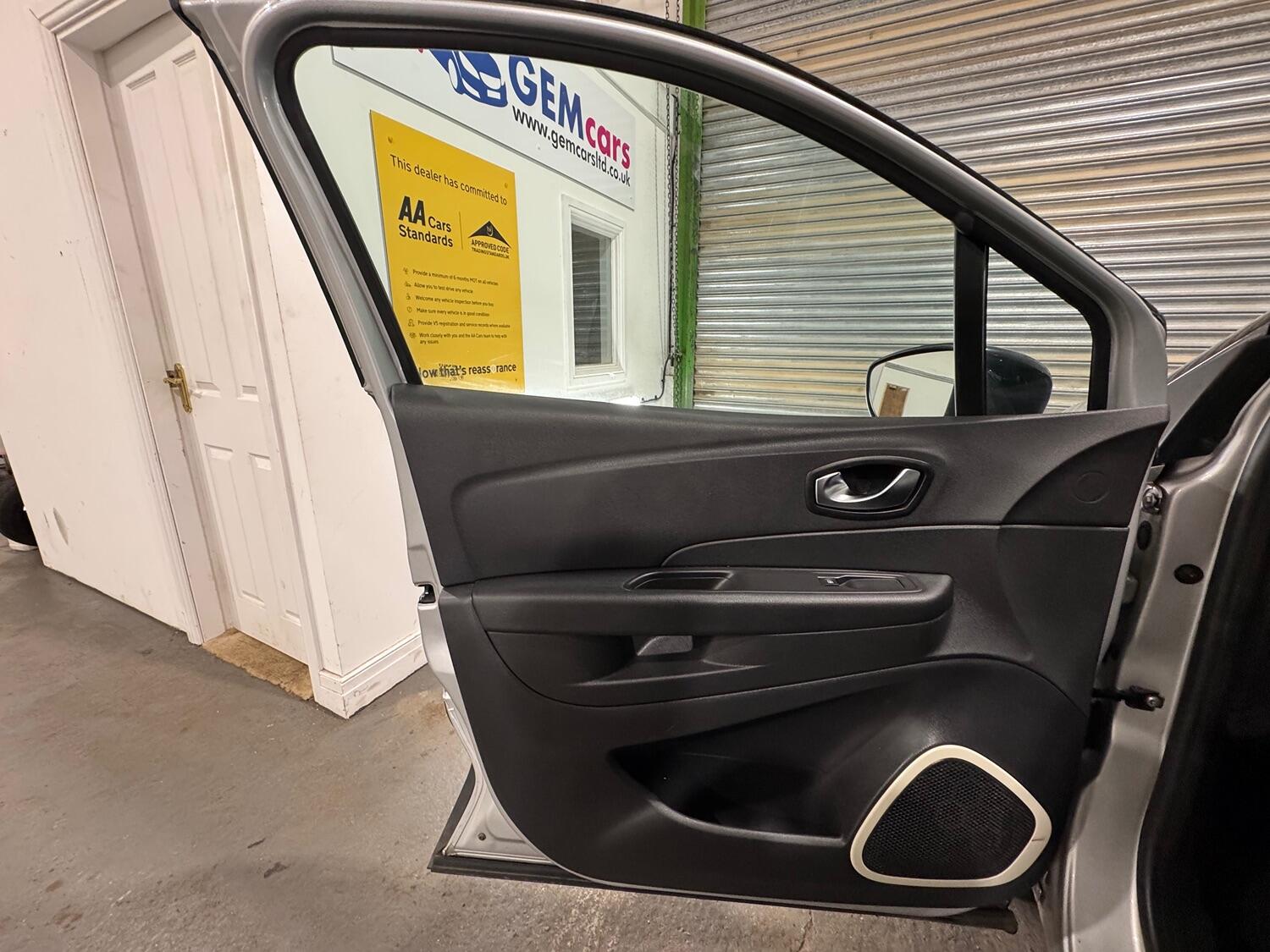 Used Renault Captur 2018 for sale - 78031679: Photo 59