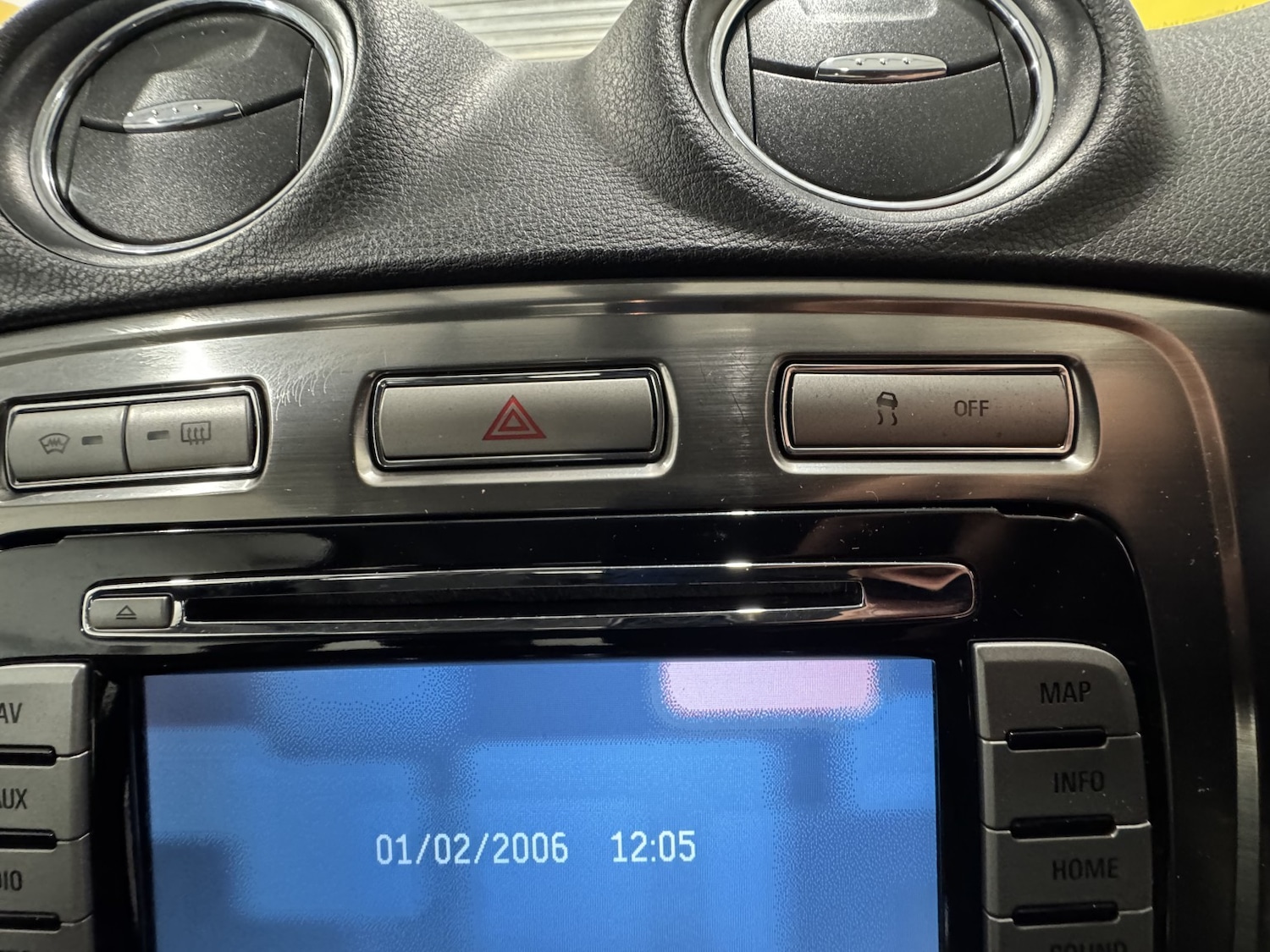 Used Ford Mondeo 2010 for sale - 76741303: Photo 35