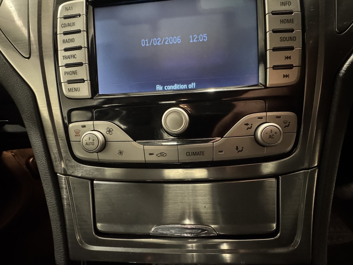 Used Ford Mondeo 2010 for sale - 76741303: Photo 38