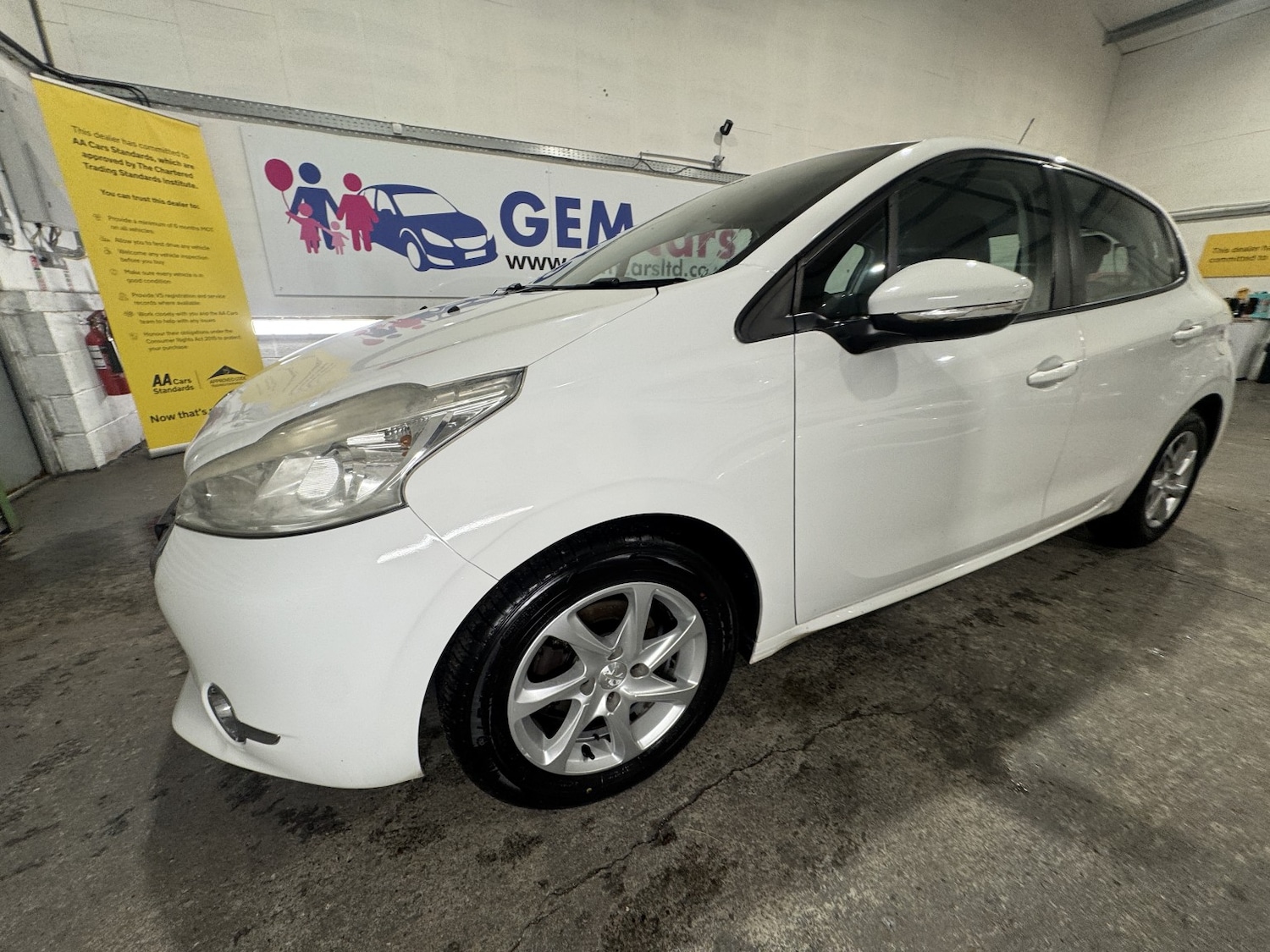 Used Peugeot 208 2014 for sale - 77167818: Photo 12
