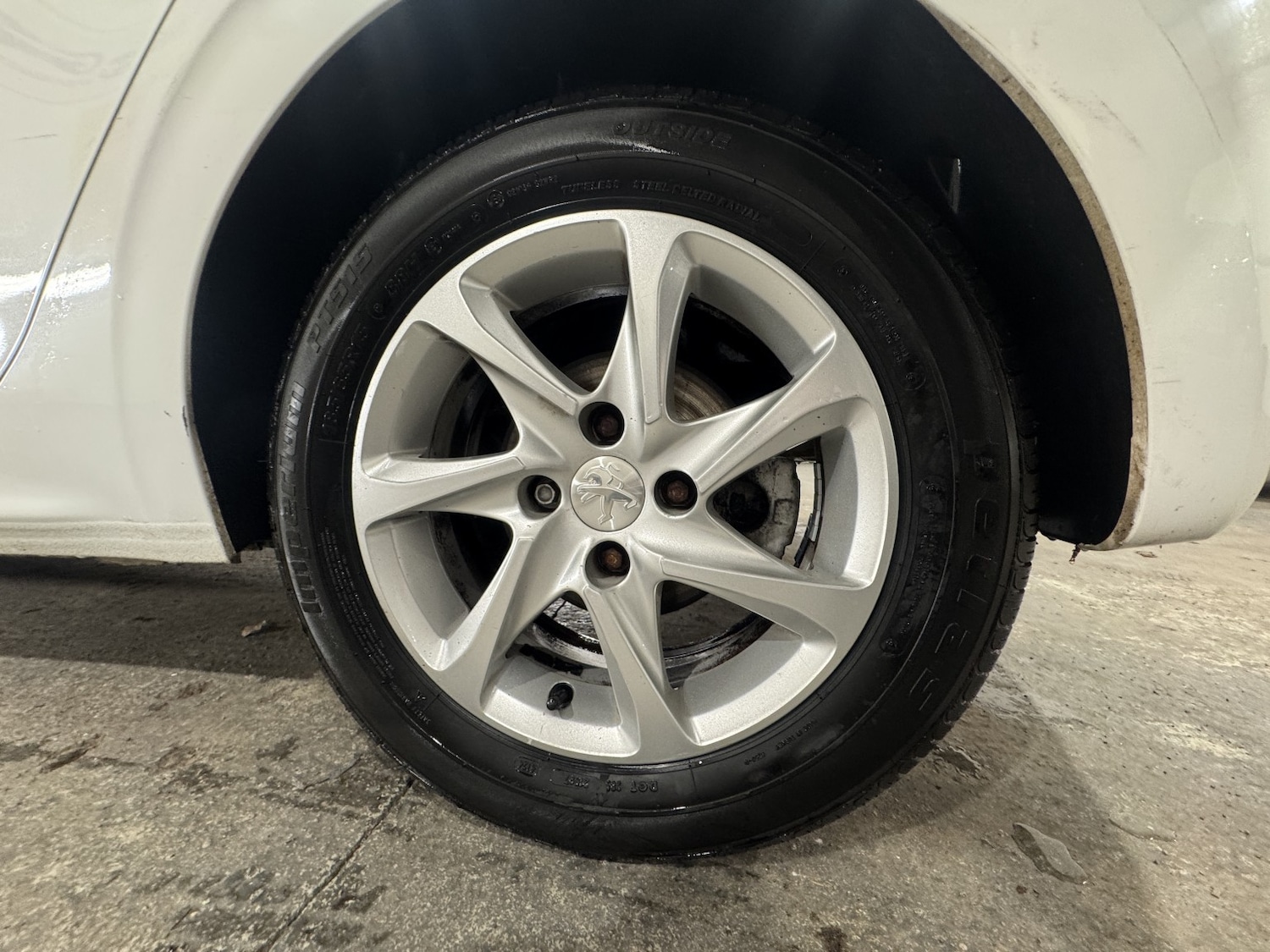 Used Peugeot 208 2014 for sale - 77167818: Photo 14