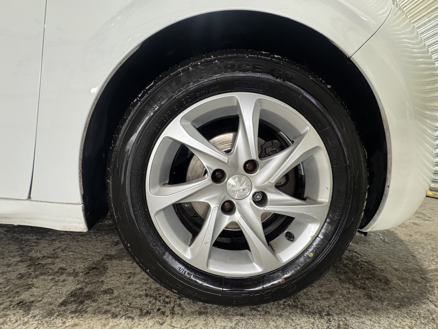 Used Peugeot 208 2014 for sale - 77167818: Photo 16