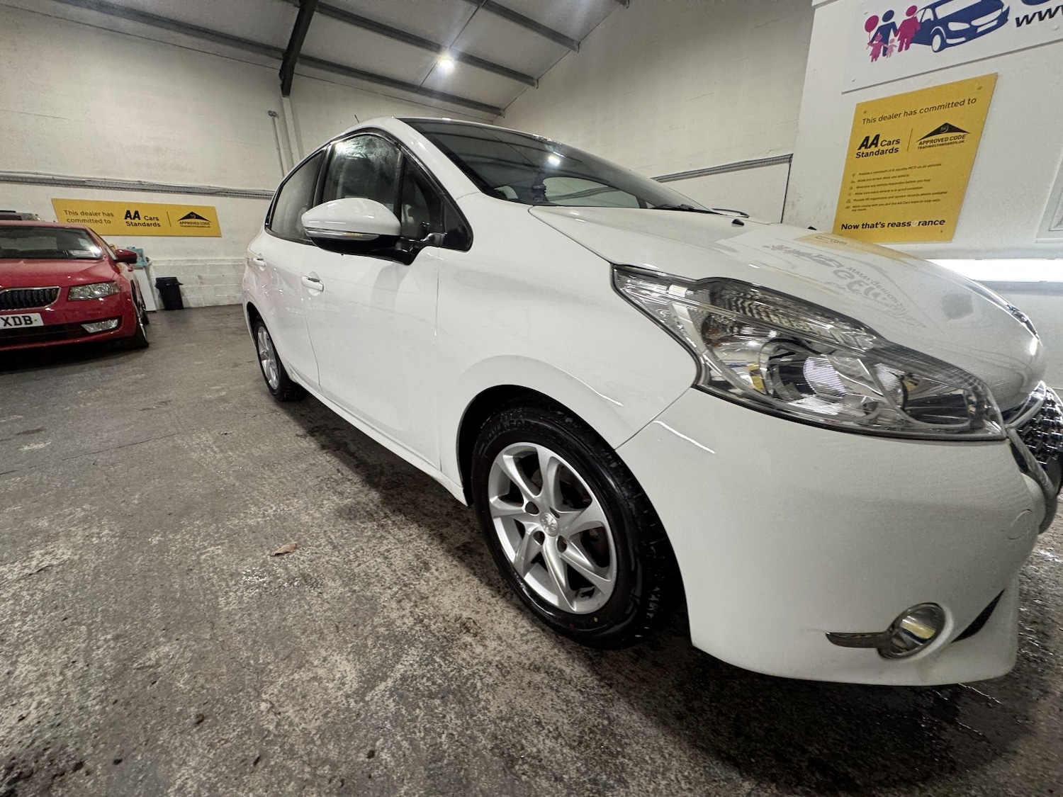 Used Peugeot 208 2014 for sale - 77167818: Photo 4