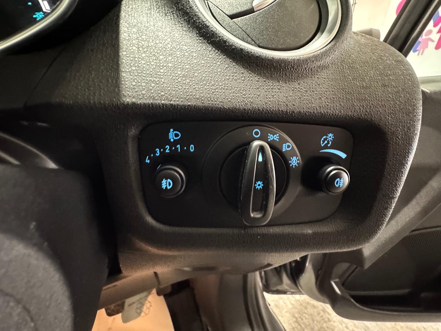 Used Ford Fiesta 2017 for sale - 76128895: Photo 30
