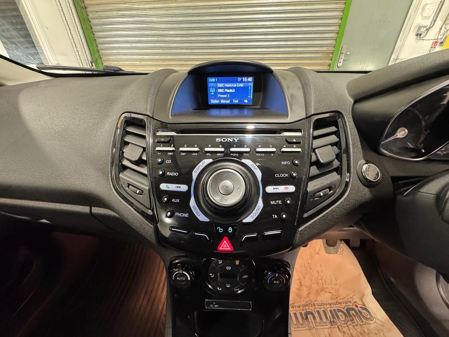Used Ford Fiesta 2017 for sale - 76128895: Photo 38