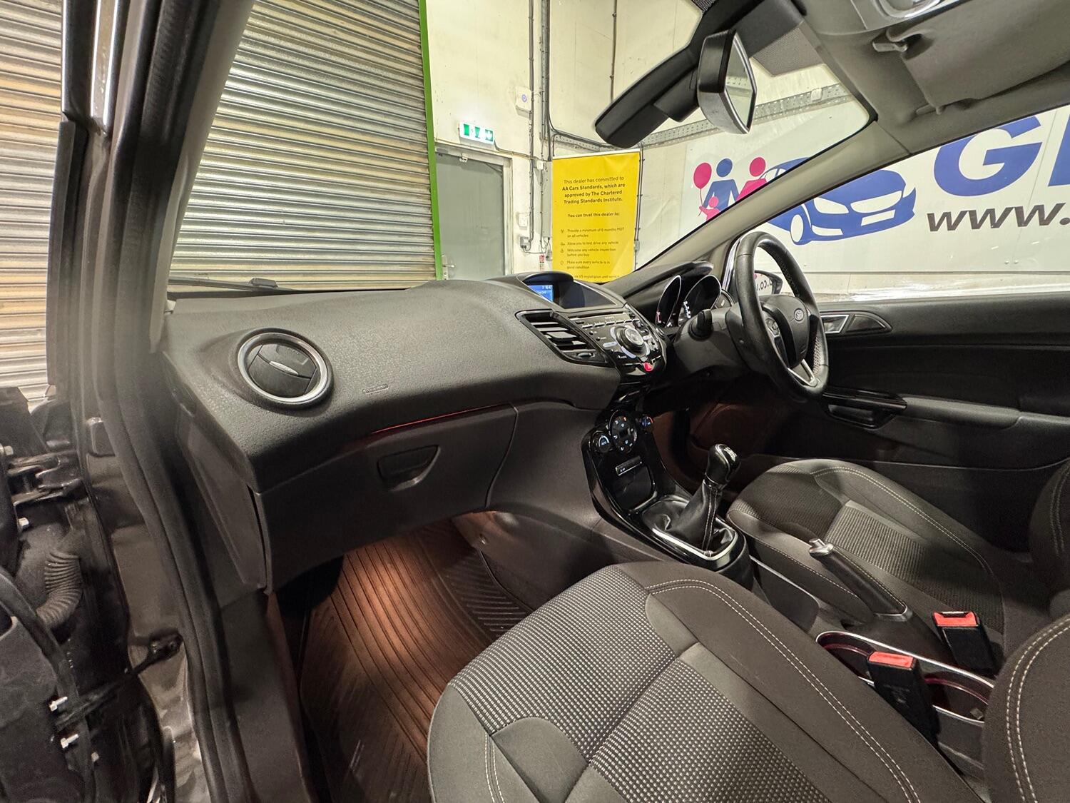 Used Ford Fiesta 2017 for sale - 76128895: Photo 50