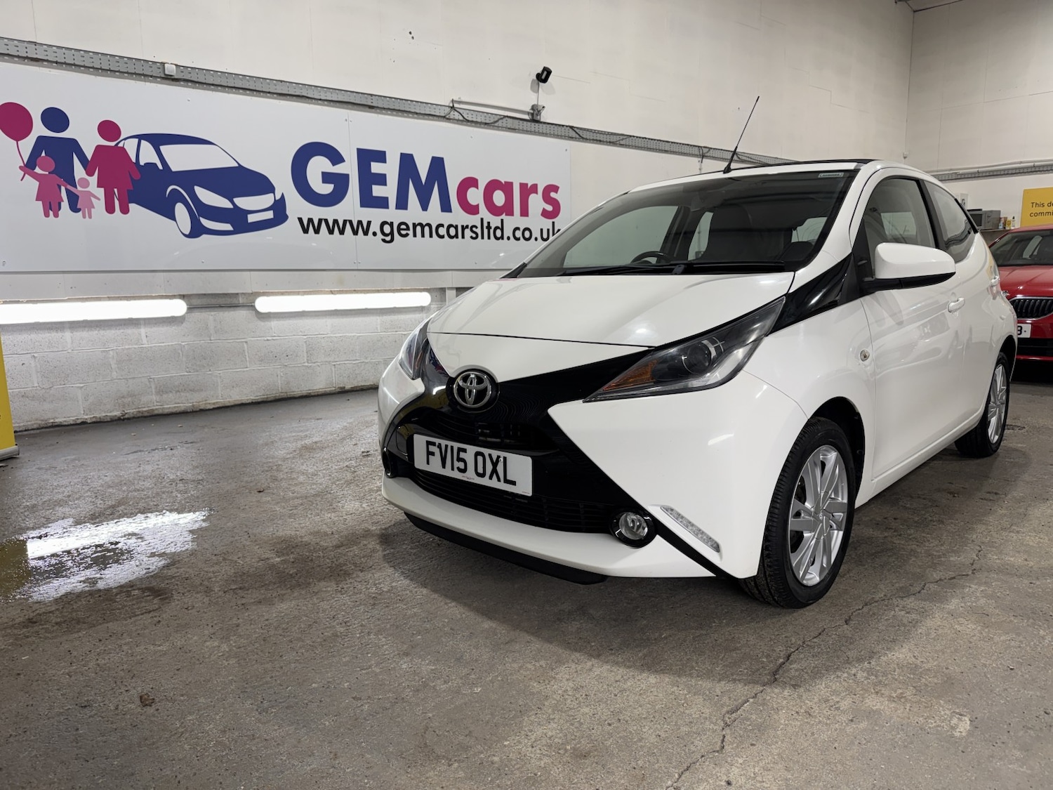 Used Toyota AYGO 2015 for sale - 77233777: Photo 2