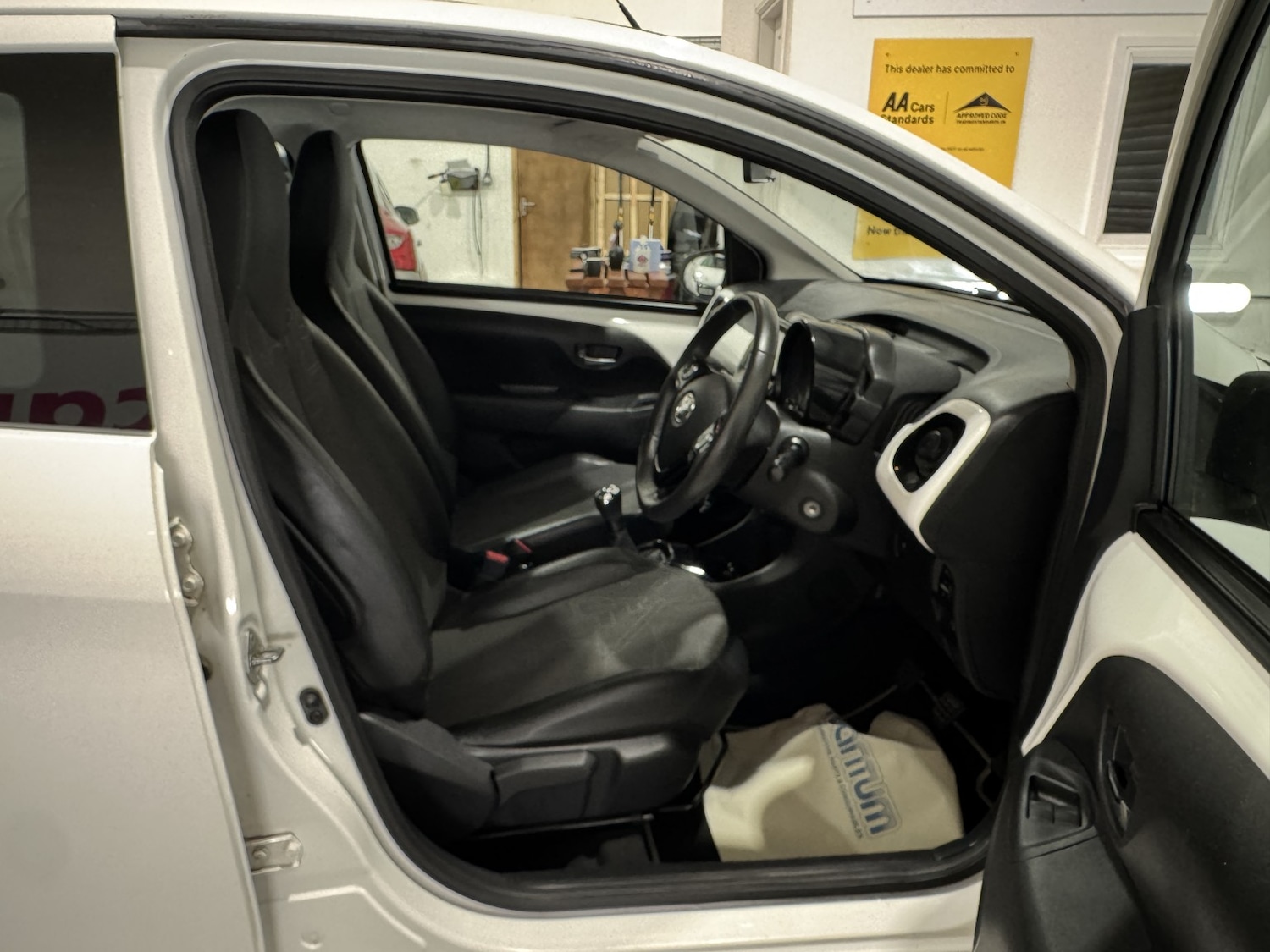 Used Toyota AYGO 2015 for sale - 77233777: Photo 21