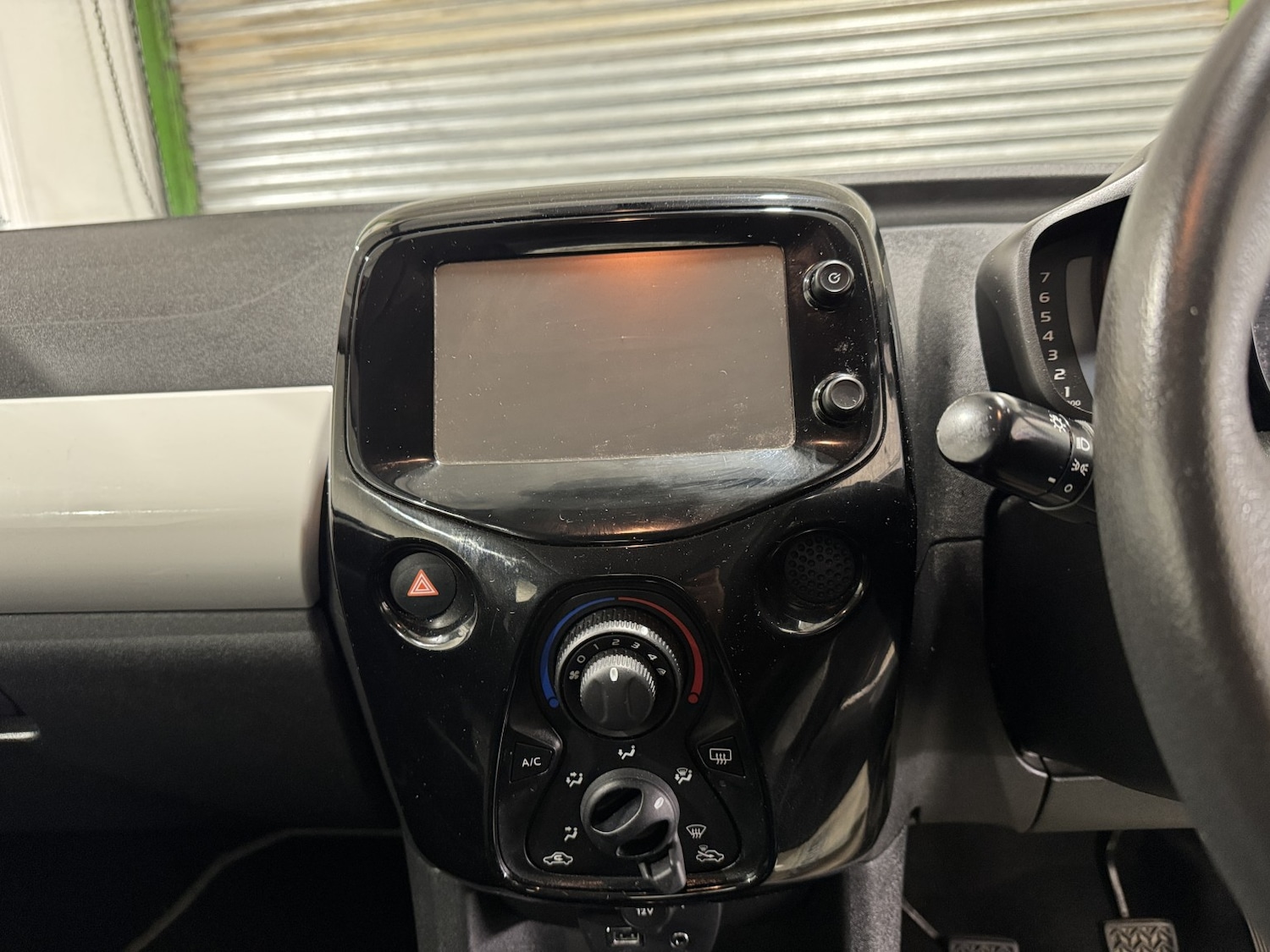 Used Toyota AYGO 2015 for sale - 77233777: Photo 37