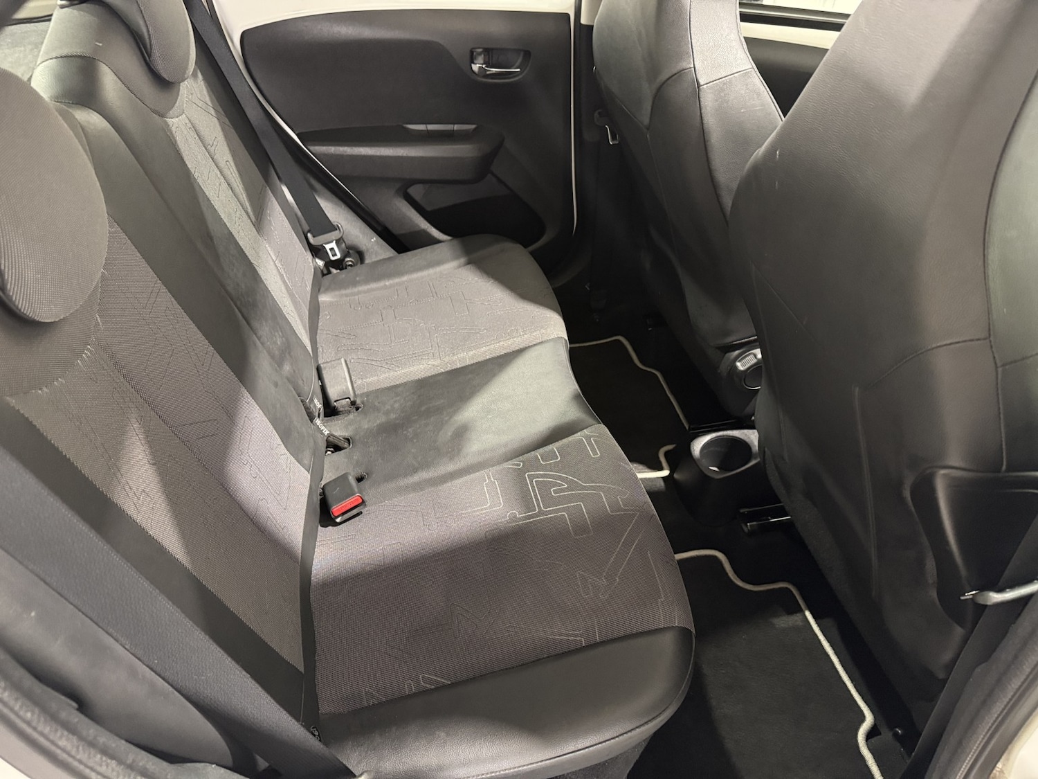 Used Toyota AYGO 2015 for sale - 77233777: Photo 48