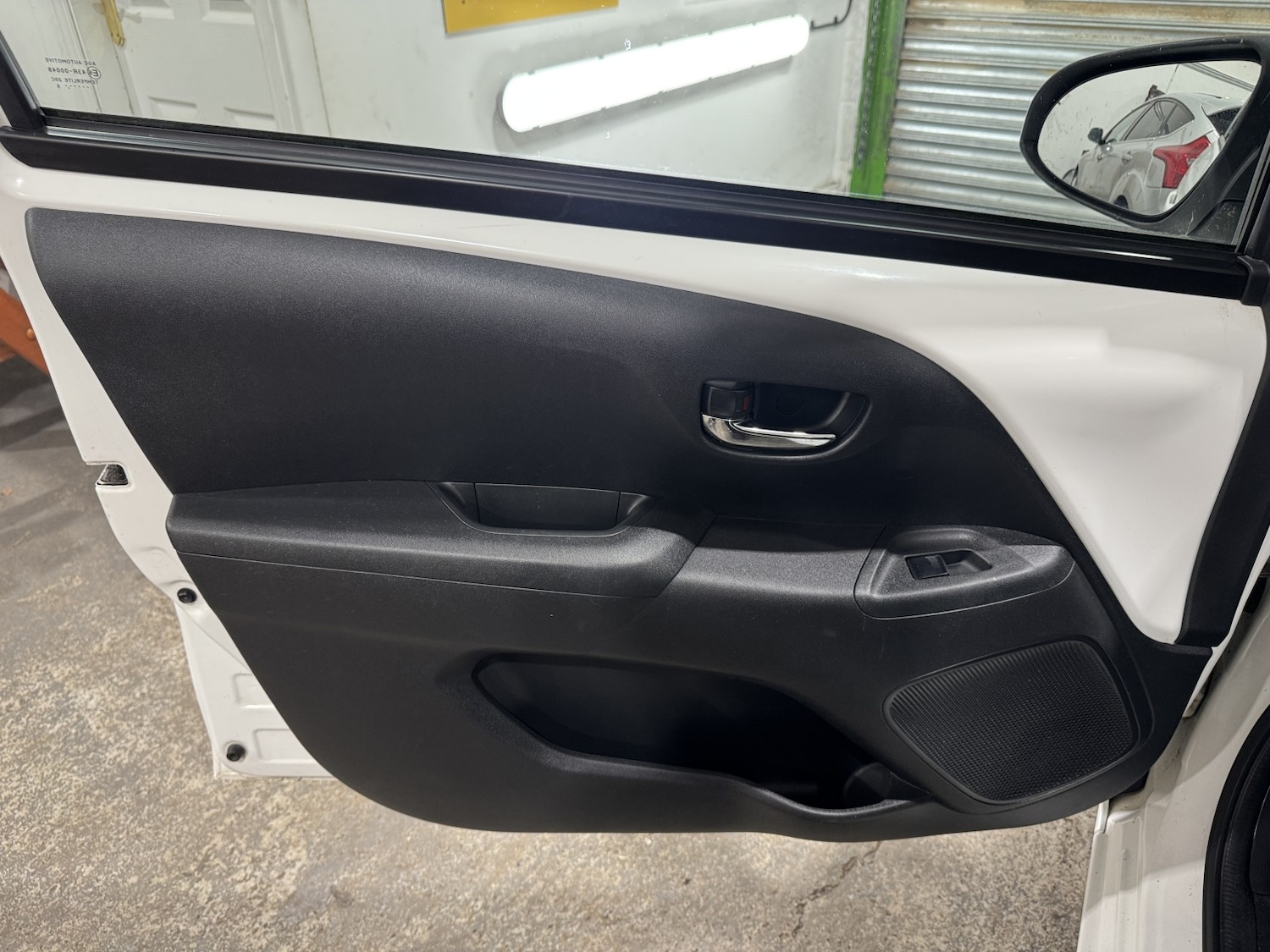 Used Toyota AYGO 2015 for sale - 77233777: Photo 55