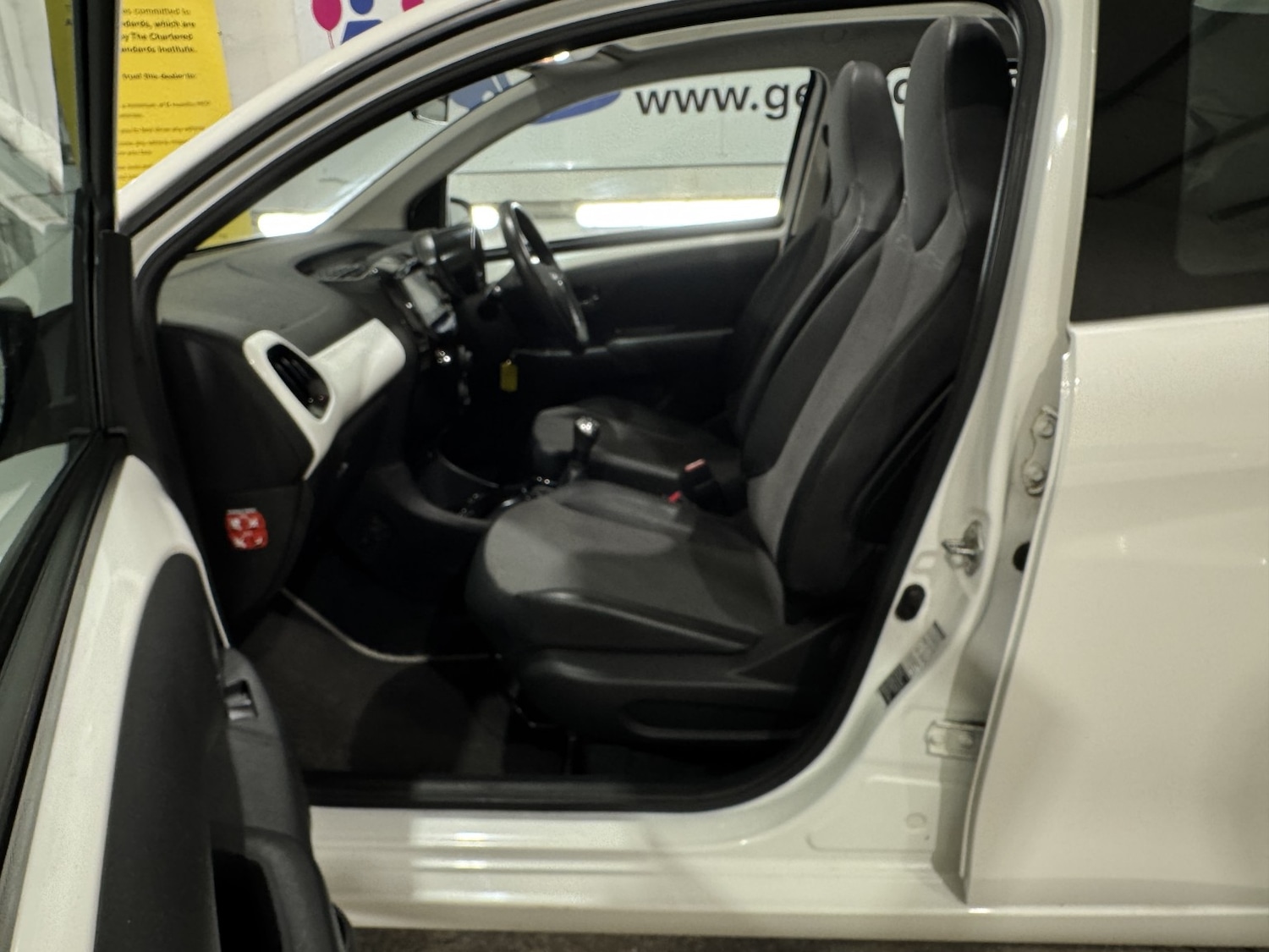 Used Toyota AYGO 2015 for sale - 77233777: Photo 57