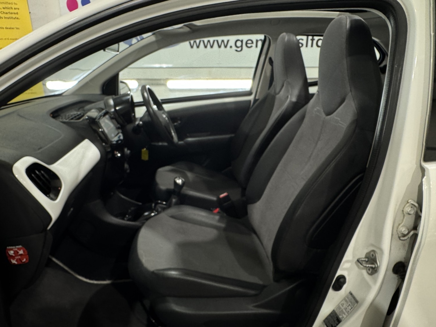 Used Toyota AYGO 2015 for sale - 77233777: Photo 58